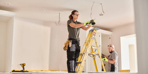 Best Affordable Emergency Electrician  in Oskaloosa, IA